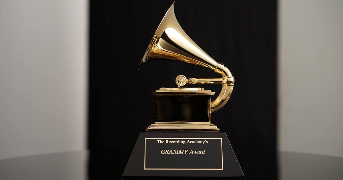 grammys trophy